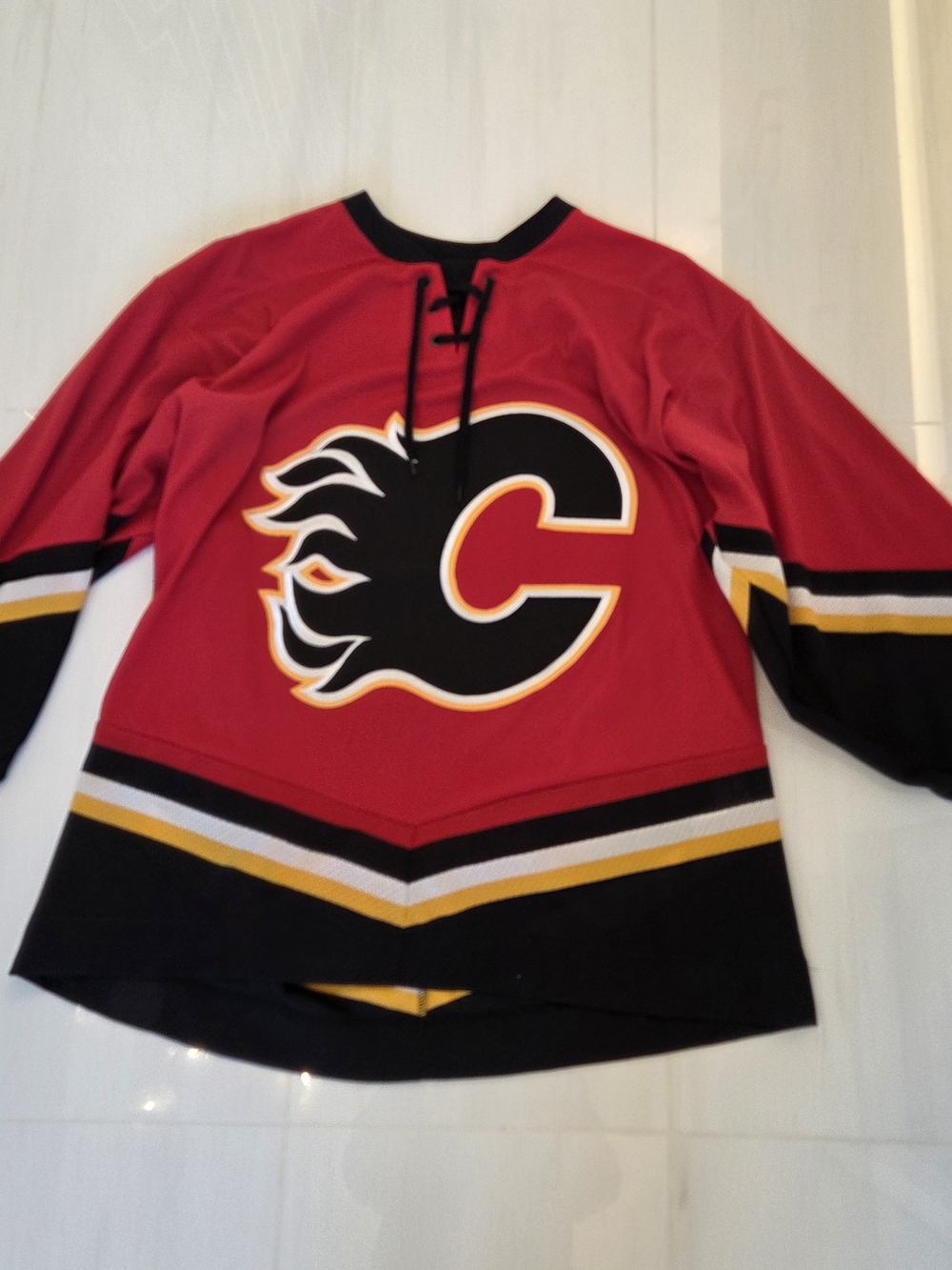 Calgary Flames CCM NHL Hockey Jersey – Men’s Large